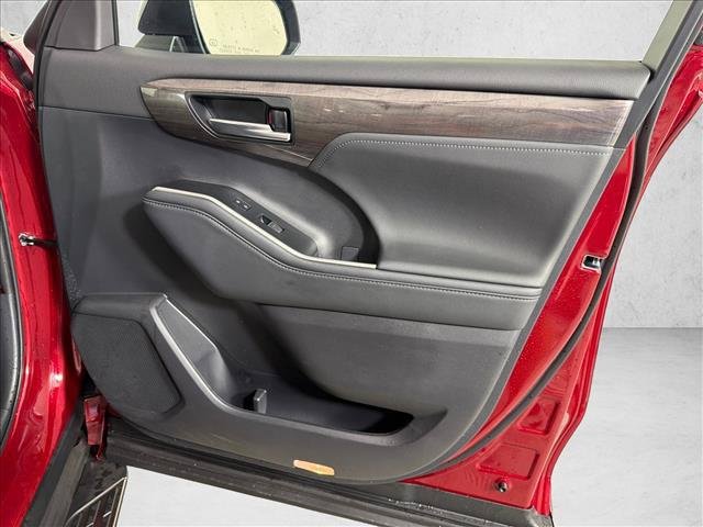 Certified Used 2026 RUBY FLARE PEARL Toyota  image 15