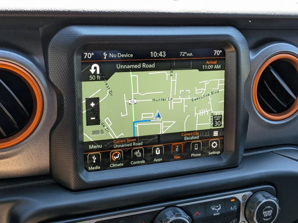 Used 2023 Black Jeep Mojave image 17