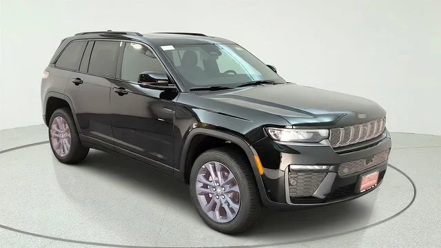 New 2026 Diamond Black Crystal Pearlcoat Jeep  image 28