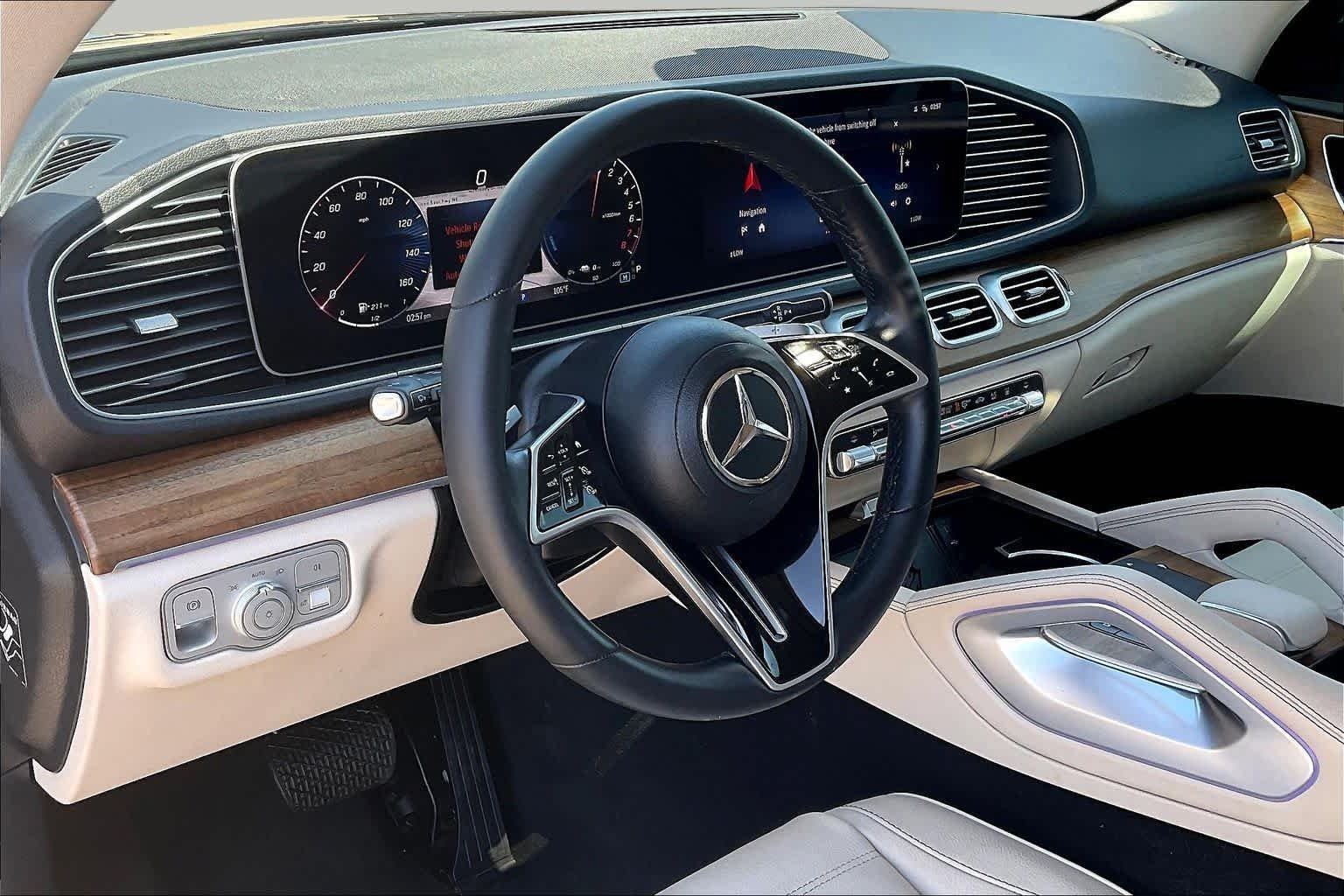 Used 2025 Obsidian Black Metallic Mercedes-Benz GLE 450e image 16