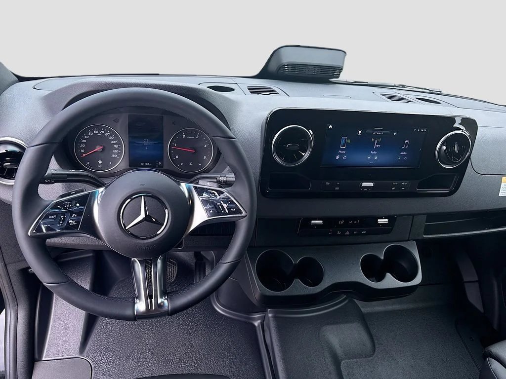 New 2026  Mercedes-Benz Cargo 170 WB image 38