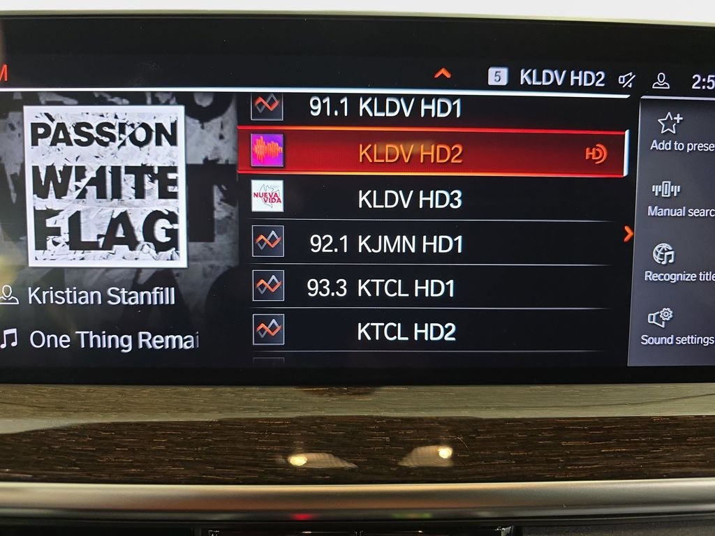 Used 2022 Black BMW xDrive30i image 24