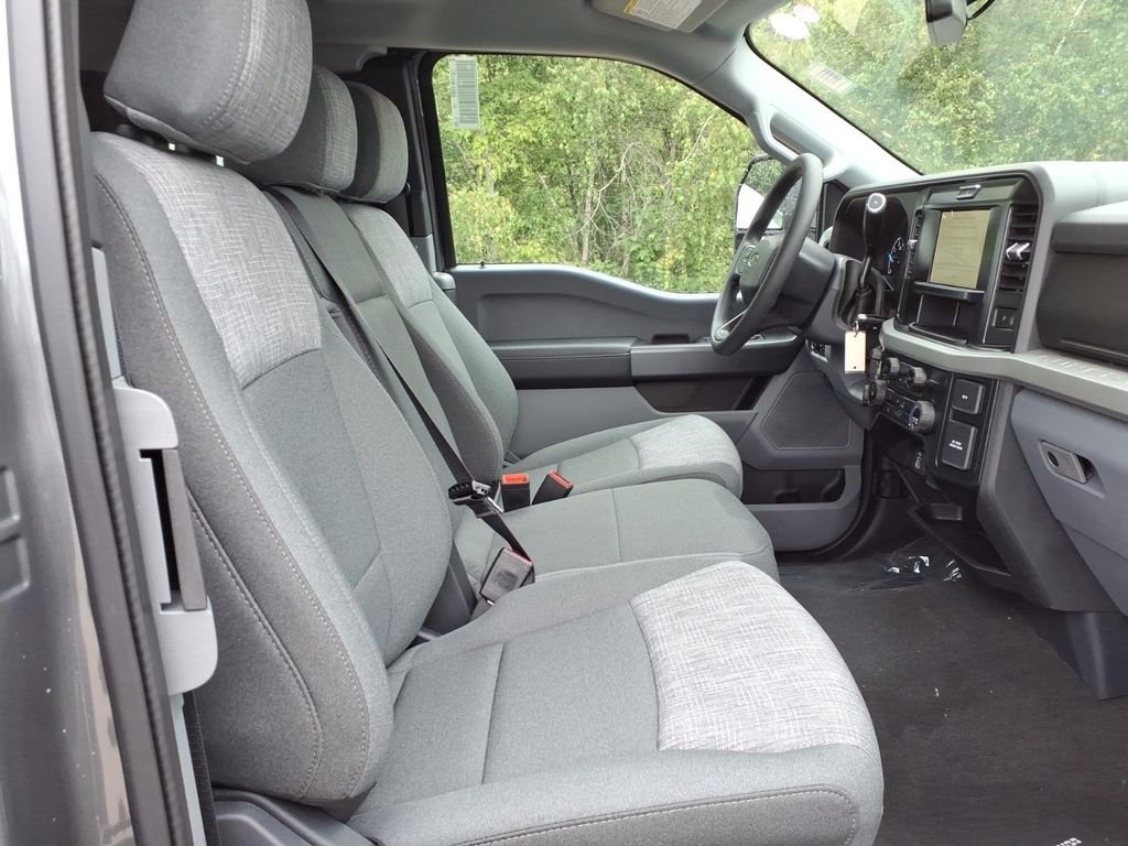 New 2027 Carbonized Gray Metallic Ford F-350® XLT image 12