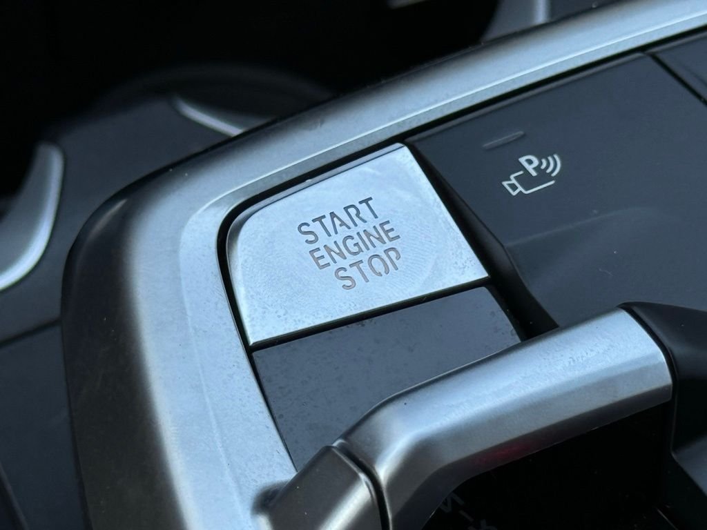 Used 2025  BMW xDrive28i image 24