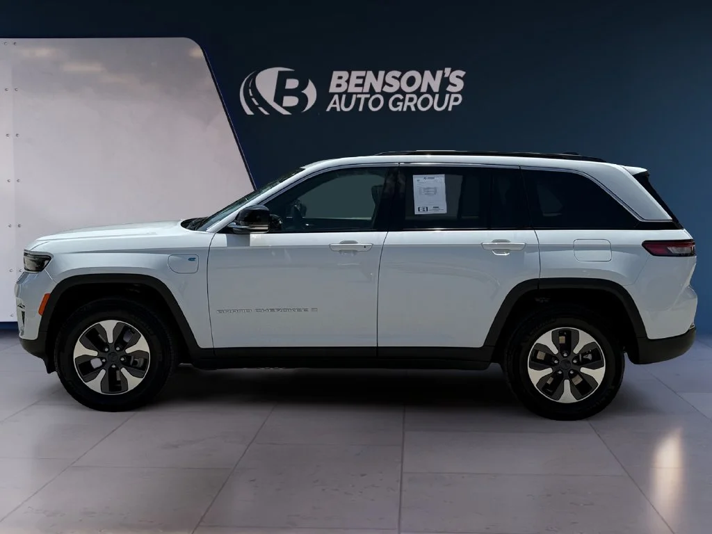 Used 2025 White Jeep 4xe image 2