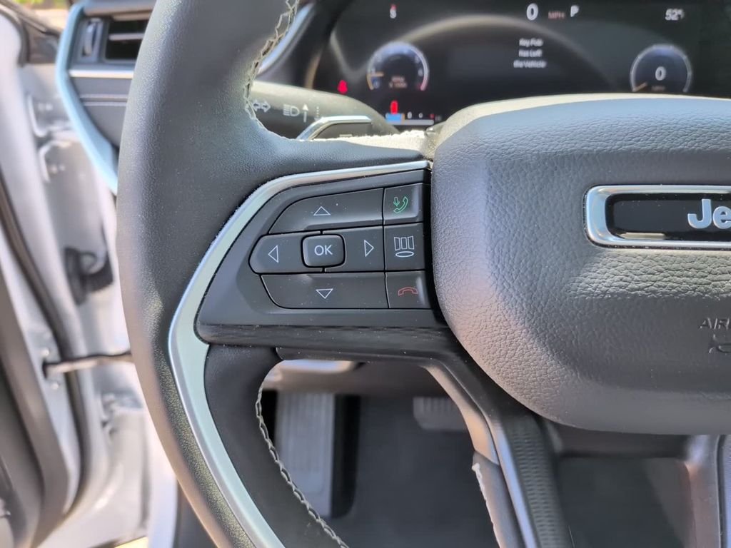 Used 2025 White Jeep Altitude X image 27