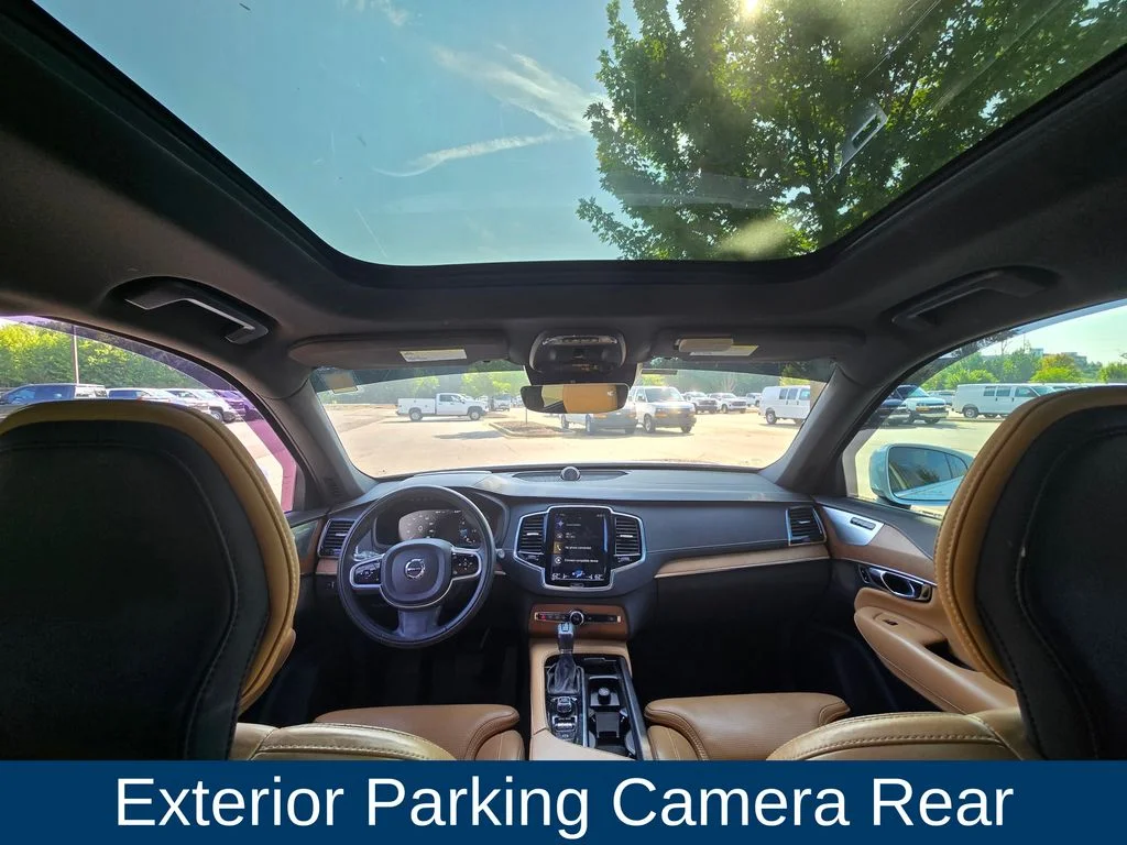 Used 2019 White Volvo T6 Inscription image 18