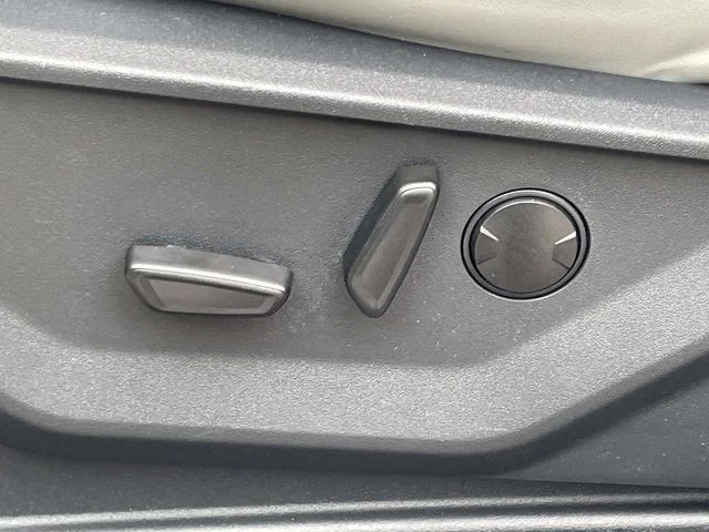 Used 2025 Oxford White Ford Active image 19