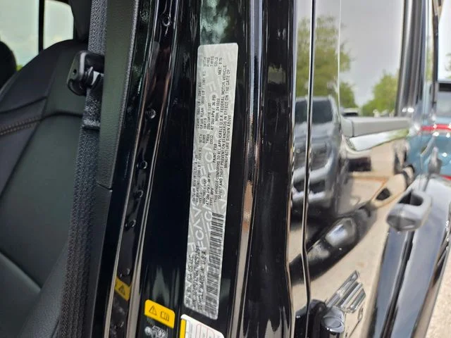 New 2026 Black Clear-Coat Exterior Paint Jeep Sahara image 21
