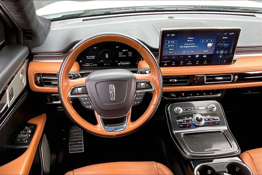 Used 2022 White Lincoln Black Label image 4
