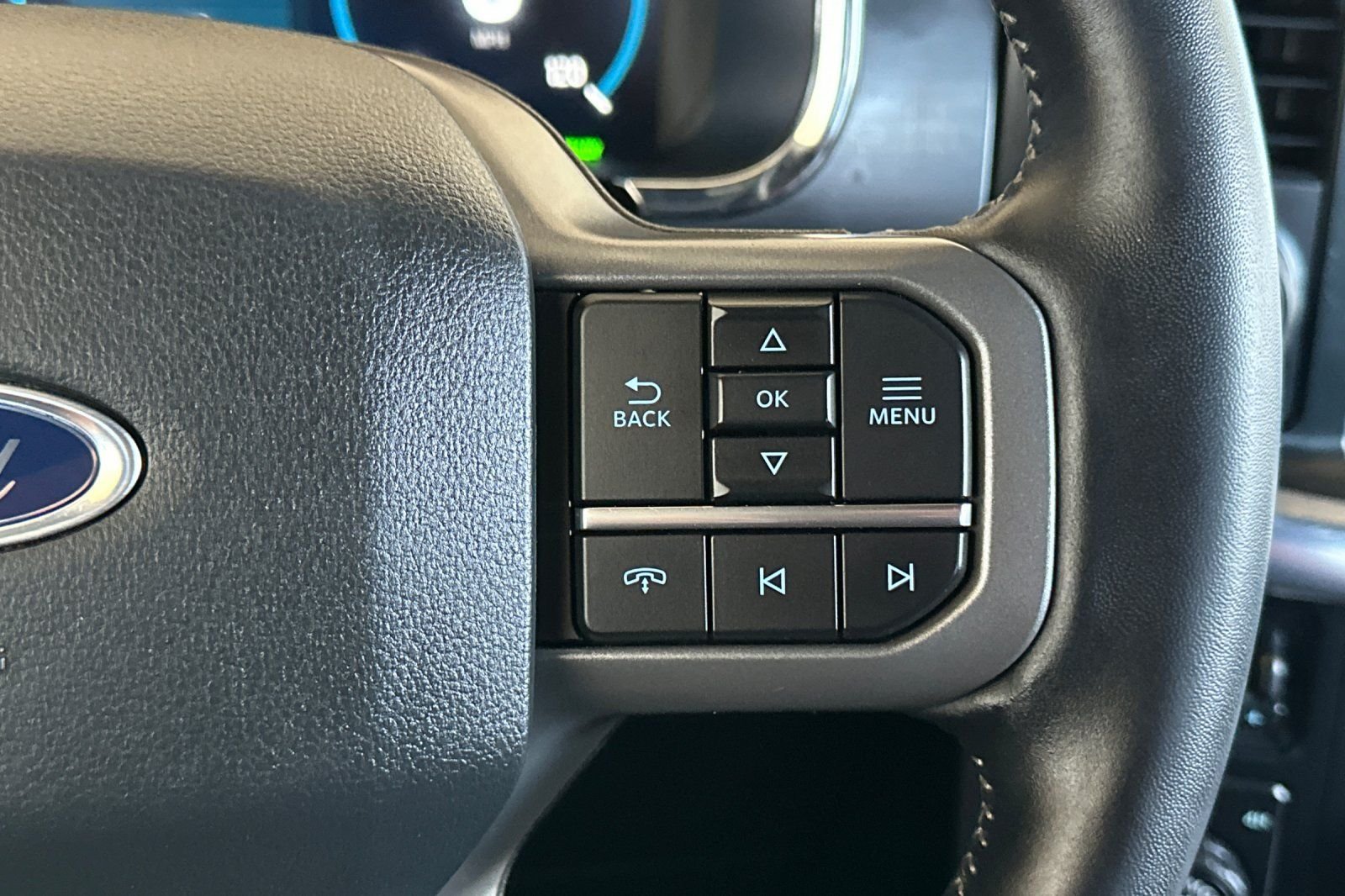 Used 2022 Silver Ford Lariat image 25