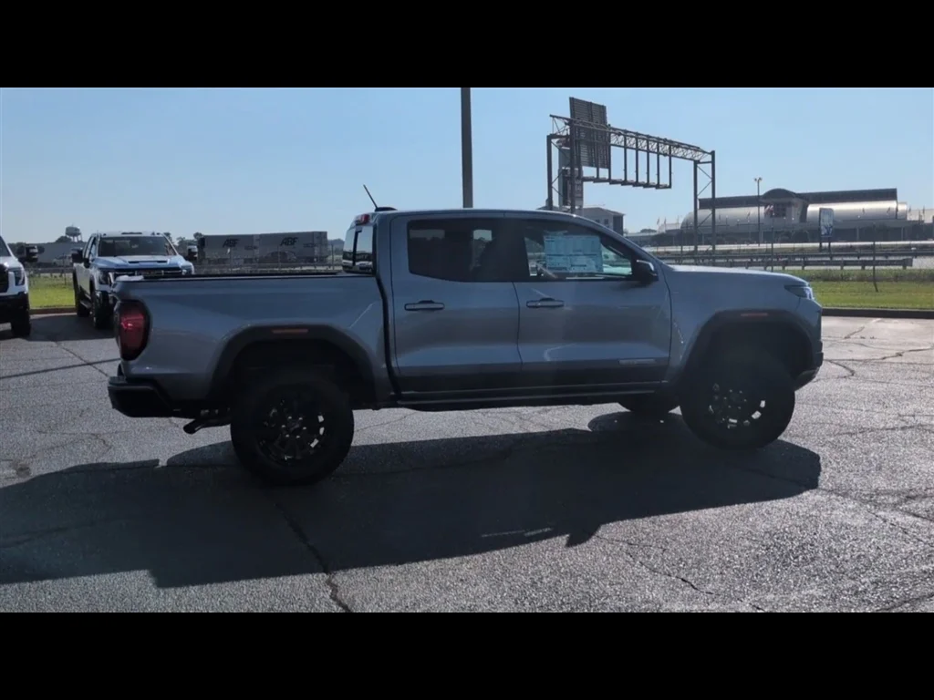 New 2026 Sterling Metallic GMC Elevation image 33