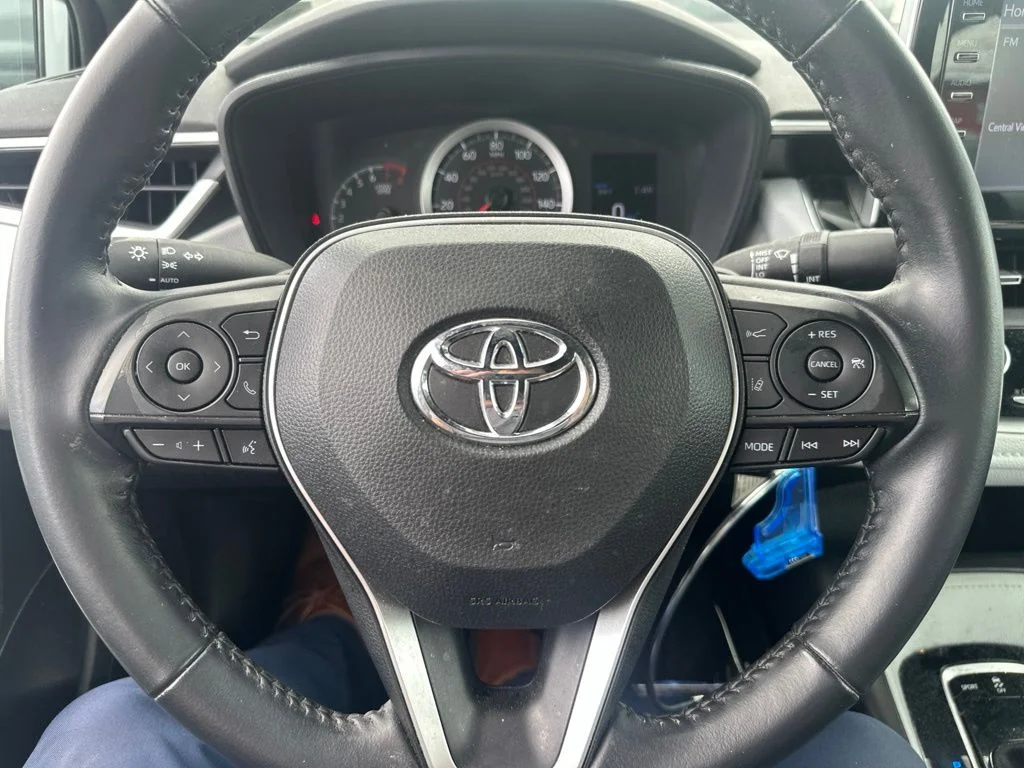 Used 2020 Classic Silver Metallic Toyota SE image 21
