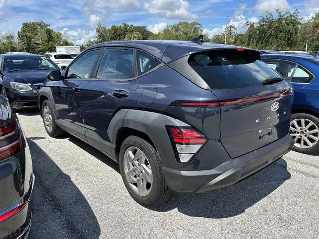 Used 2024 Blue Hyundai SE image 3