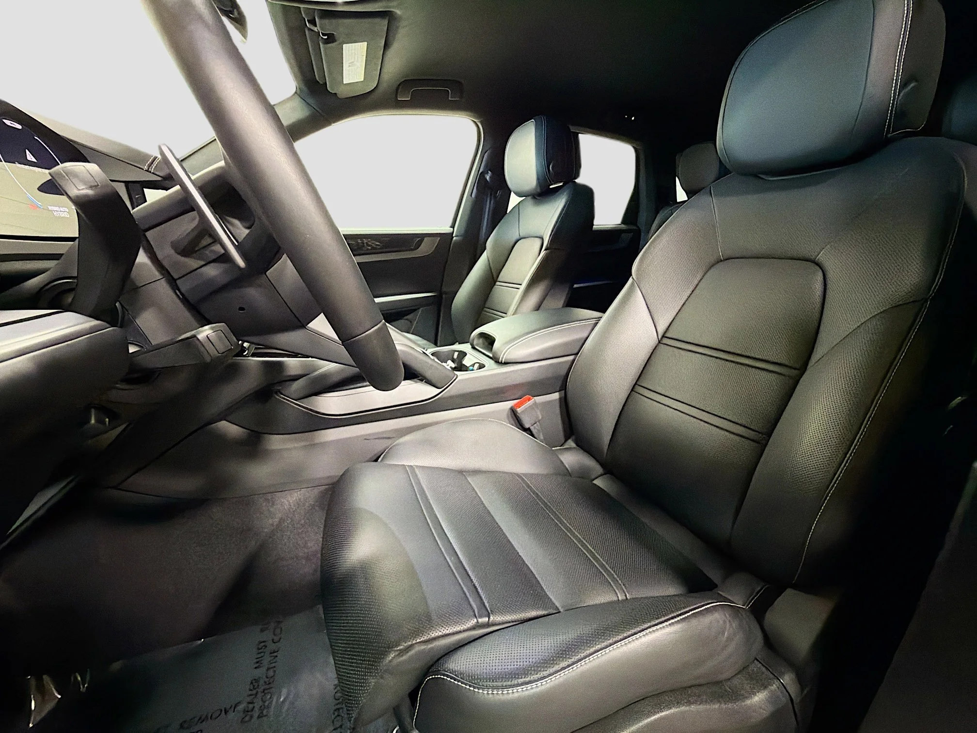 2025 Porsche Cayenne Turbo E-Hybrid - Photo 17