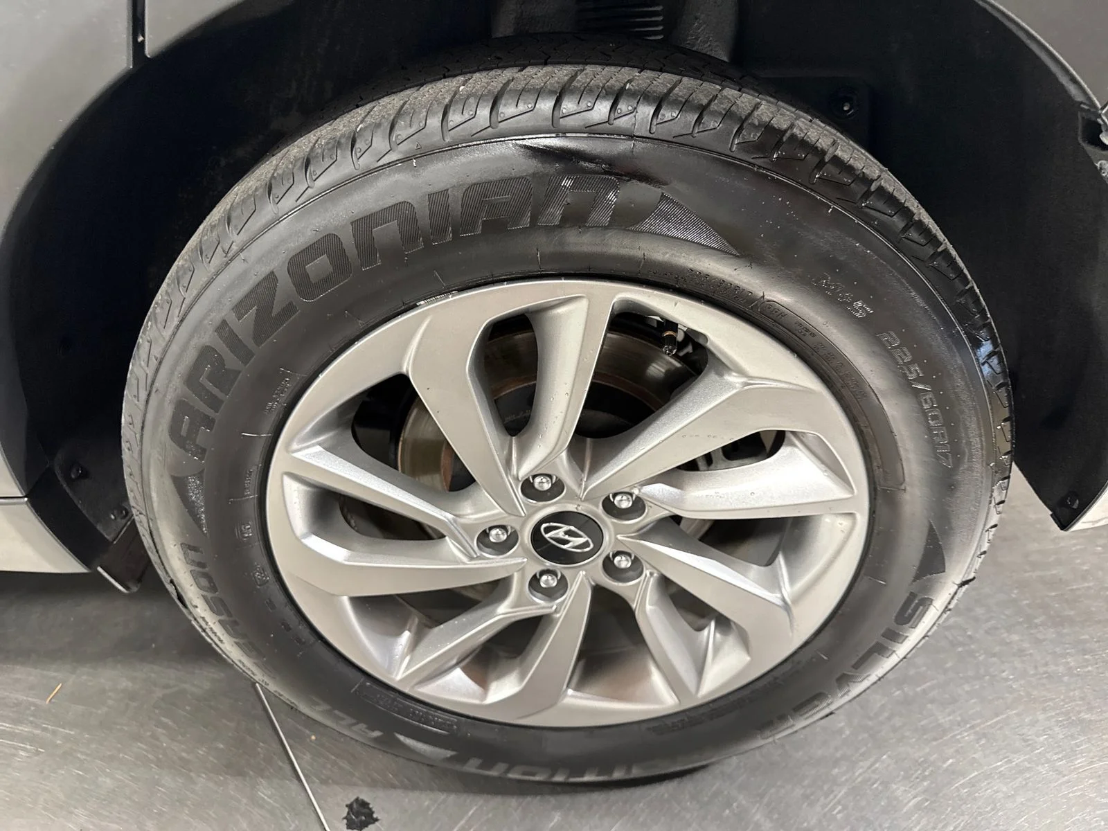 Used 2018 Molten Silver Hyundai SEL image 12