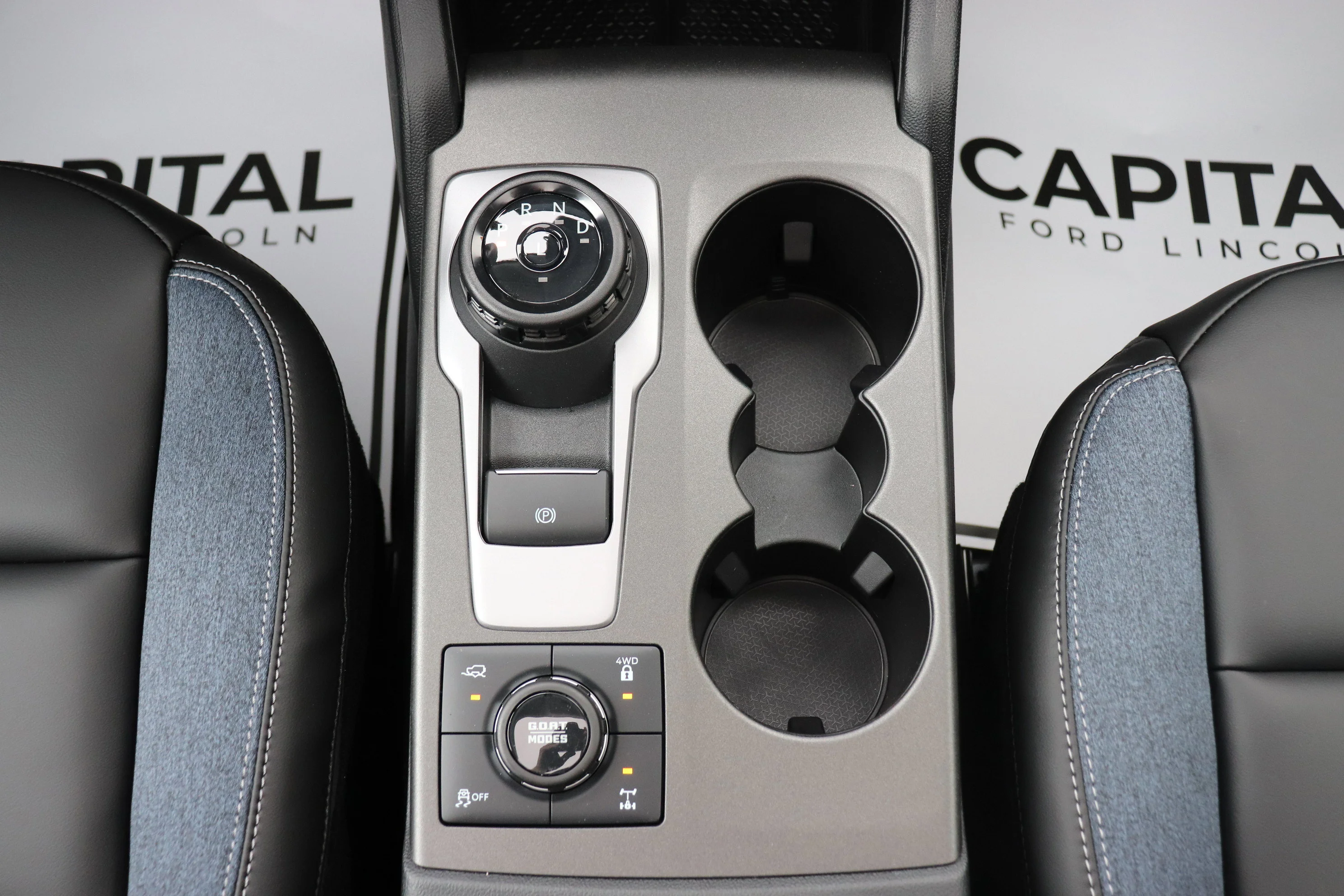 New 2026 CARBONIZED GREY Ford Outer Banks image 17