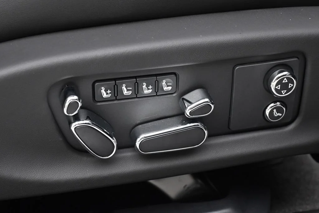 Used 2024 Black Crystal Bentley GT V8 image 17