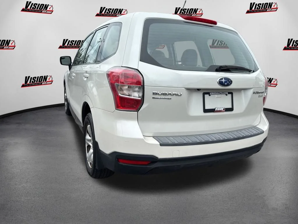 Used 2015 White Subaru 2.5i image 8