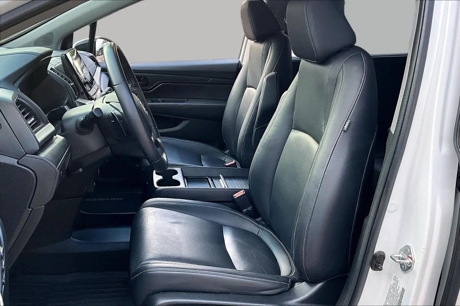 Used 2024 Platinum White Pearl Honda EX-L image 8