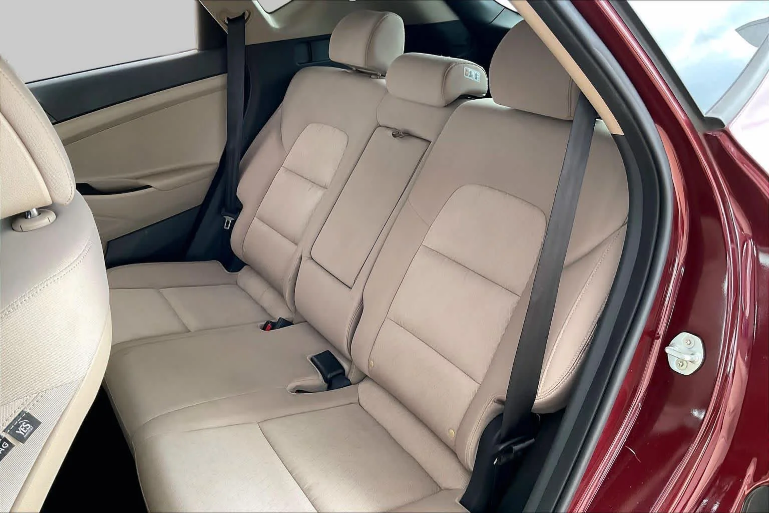 Used 2016 Ruby Wine Hyundai Eco image 20