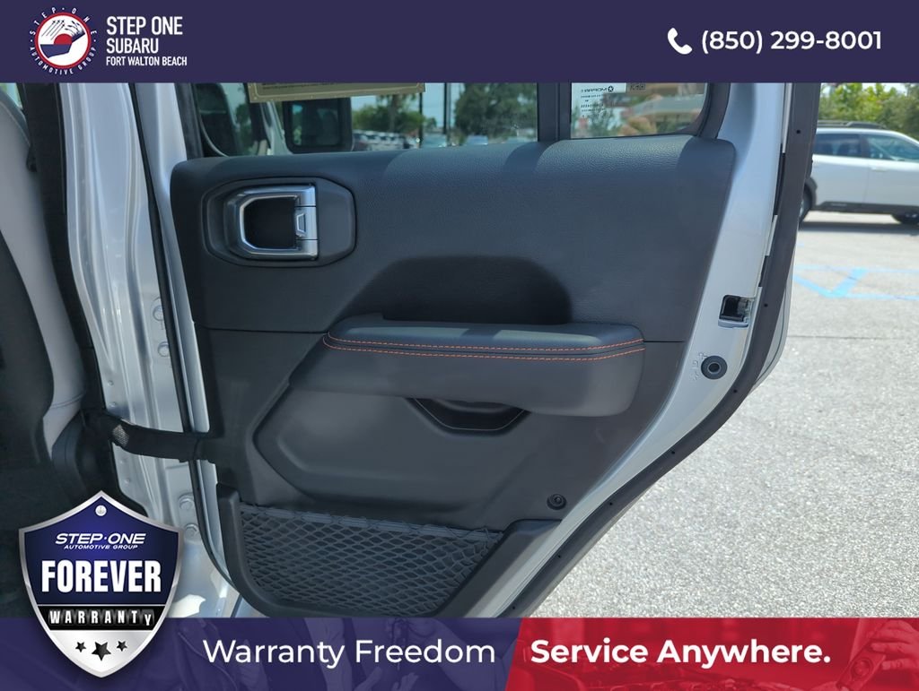 Used 2023 Silver Jeep Mojave image 29