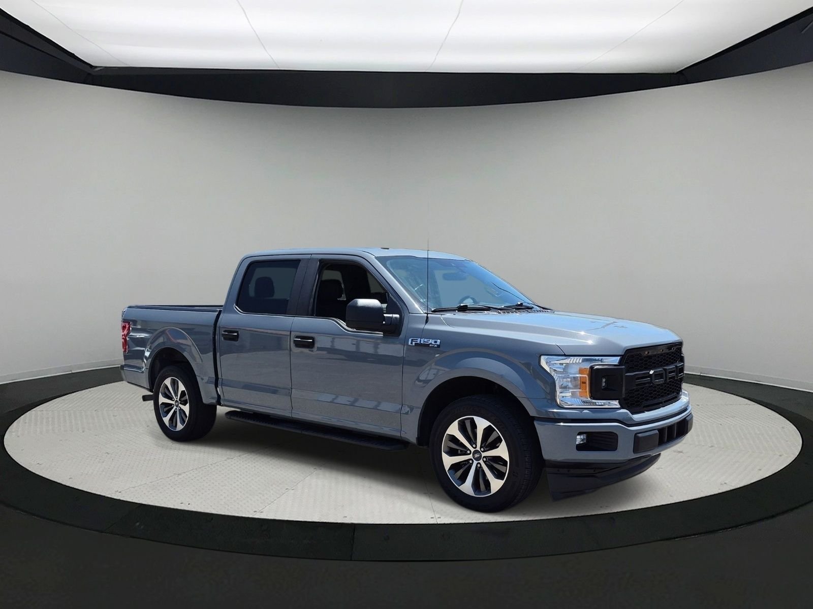 View vehicle photo 3