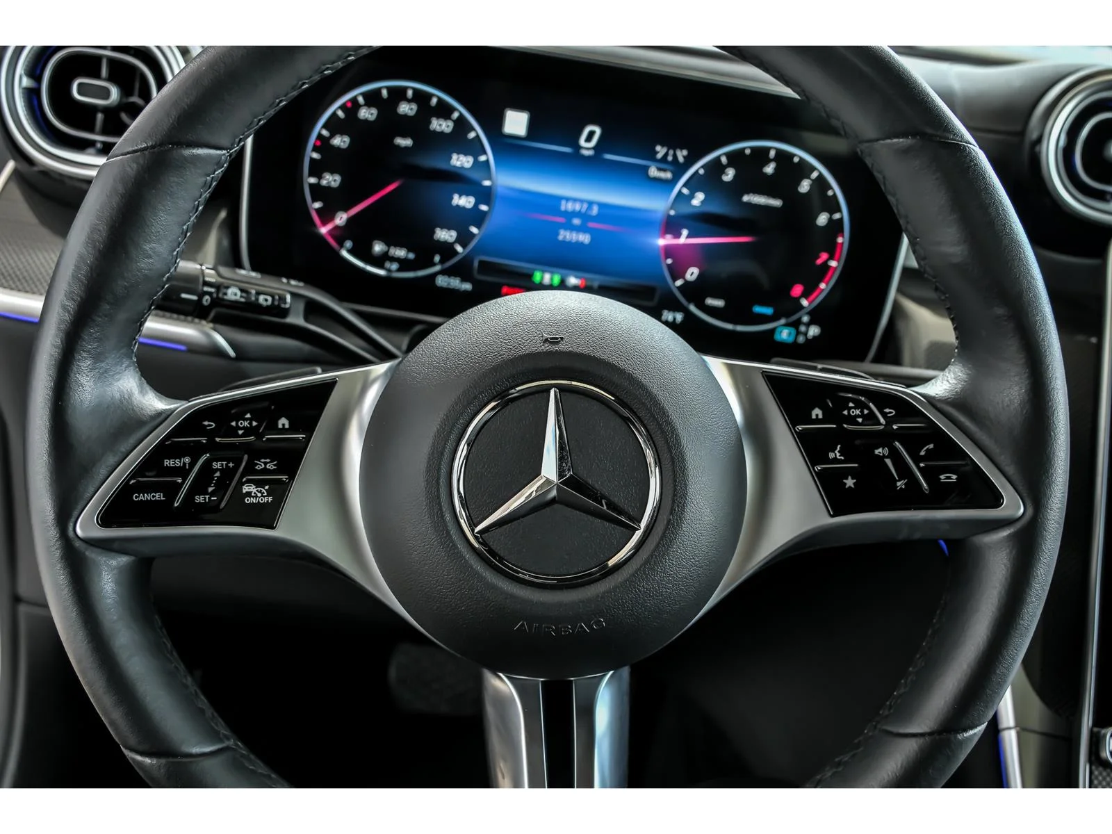 Used 2023 Silver Mercedes-Benz GLC 300 4MATIC® image 17
