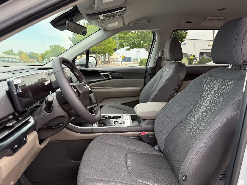 New 2027 Ceramic Silver Kia LX image 16