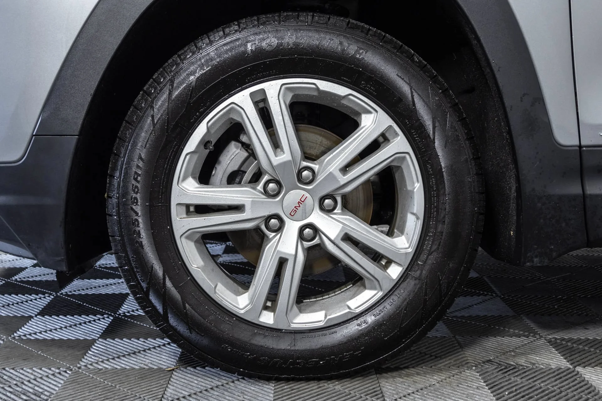 Used 2024 Sterling Metallic GMC SLE image 45
