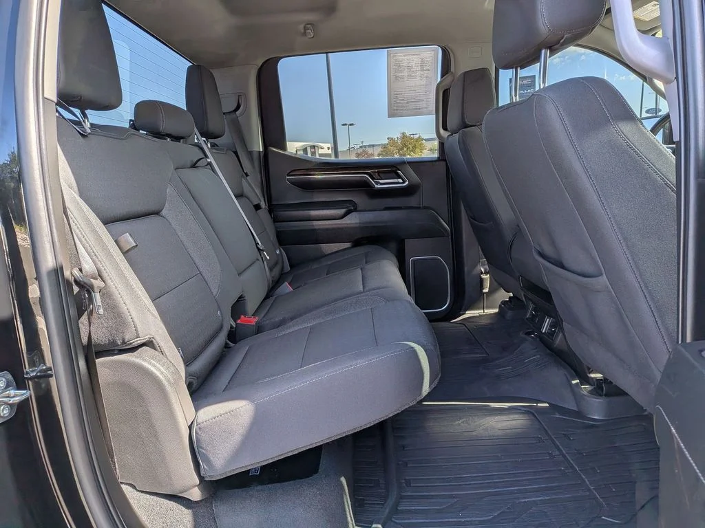 Used 2024 Onyx Black GMC Elevation image 21