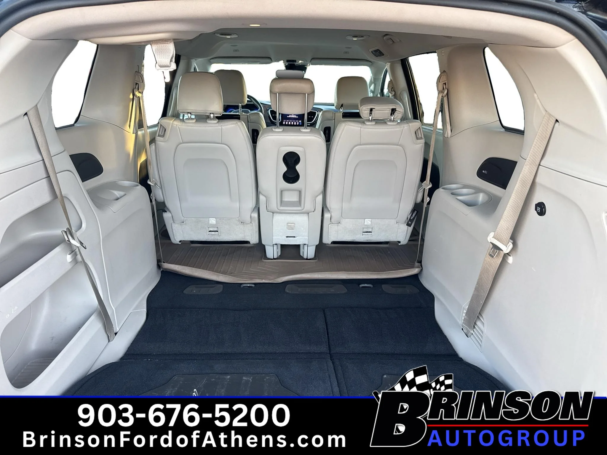 Used 2019 Brilliant Black Crystal Pearlcoat Chrysler Touring L Plus image 6