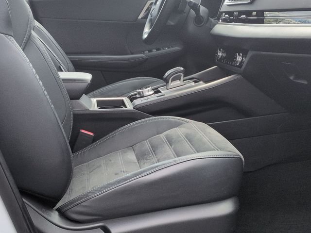 Used 2023  Mitsubishi SE Black Edition image 29