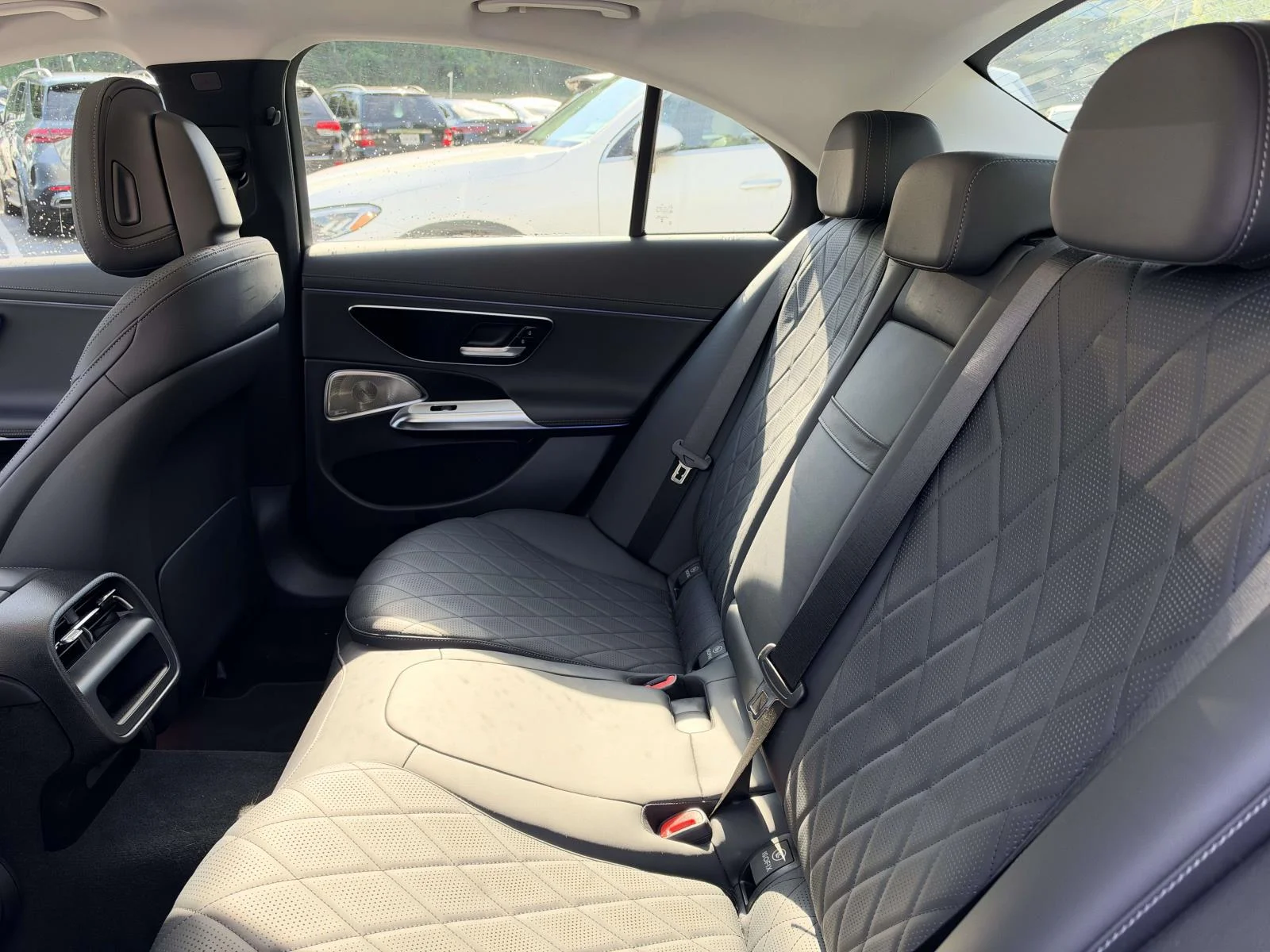 Used 2024  Mercedes-Benz E 350 image 6
