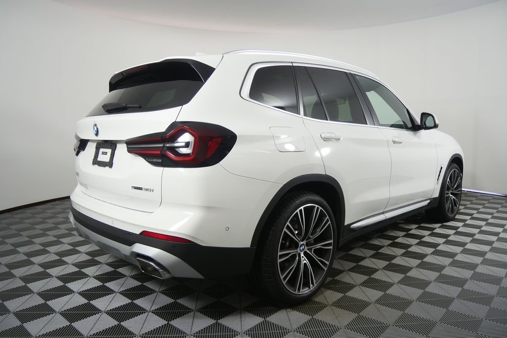 Certified Used 2024 Alpine White BMW sDrive30i image 3