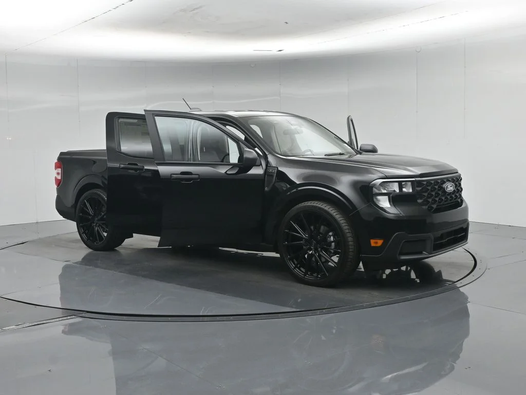 New 2026 Shadow Black Ford XLT image 32
