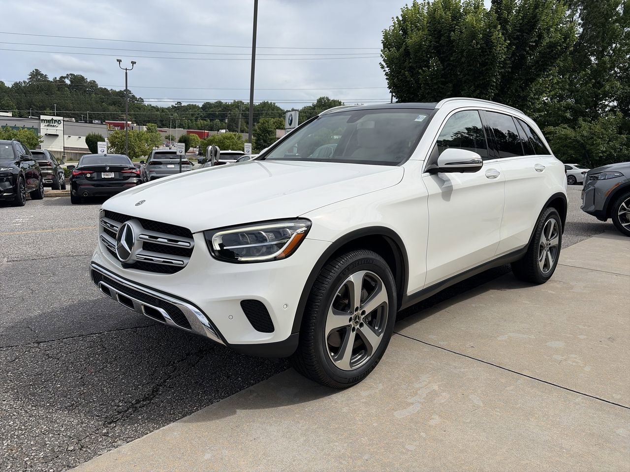 Used 2020 designo Diamond White Metallic Mercedes-Benz GLC 300 image 4