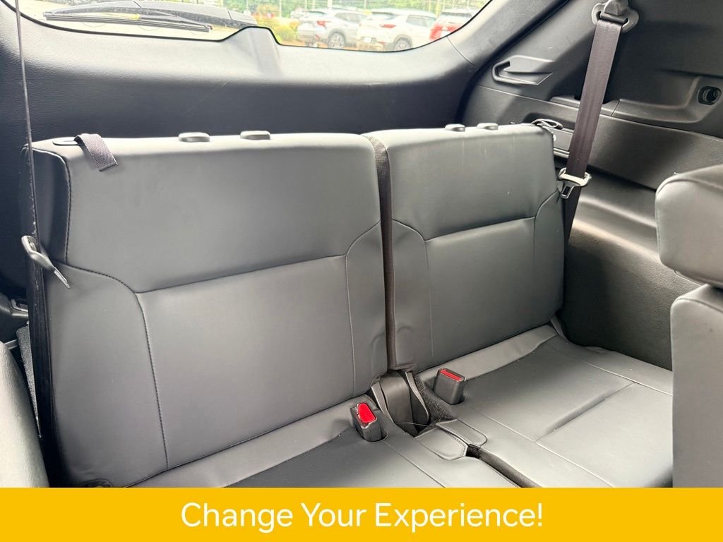 Used 2025  Mitsubishi SE image 18