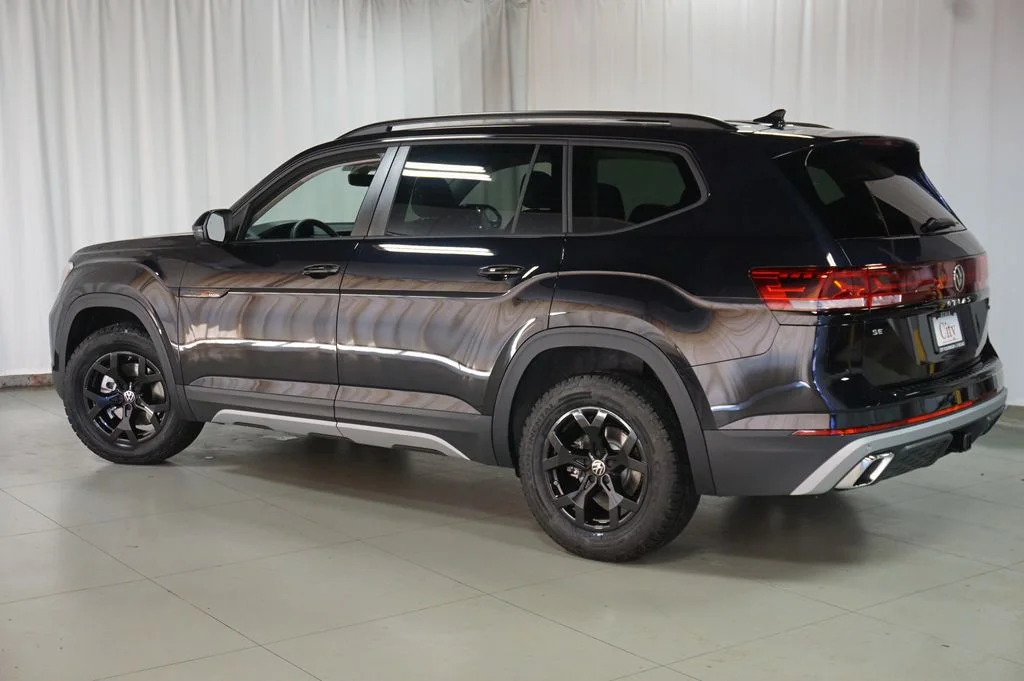New 2026 Black Volkswagen 2.0T Peak Edition image 8