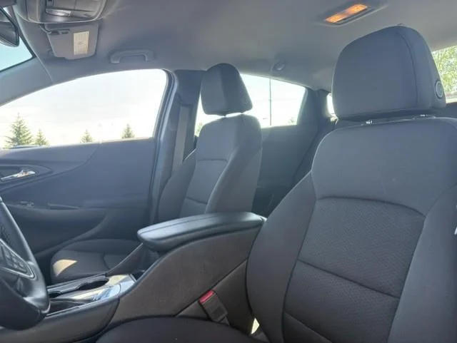 Used 2018 Cajun Red Tintcoat Chevrolet LT image 4