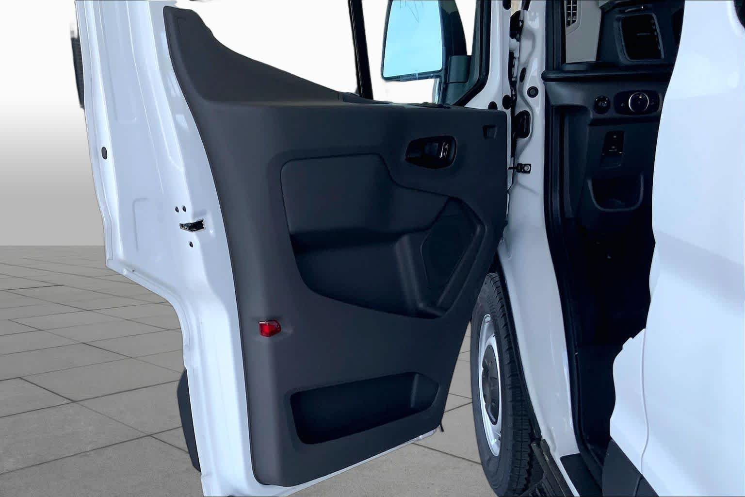 New 2026 Oxford White Ford Passenger Van XL image 10