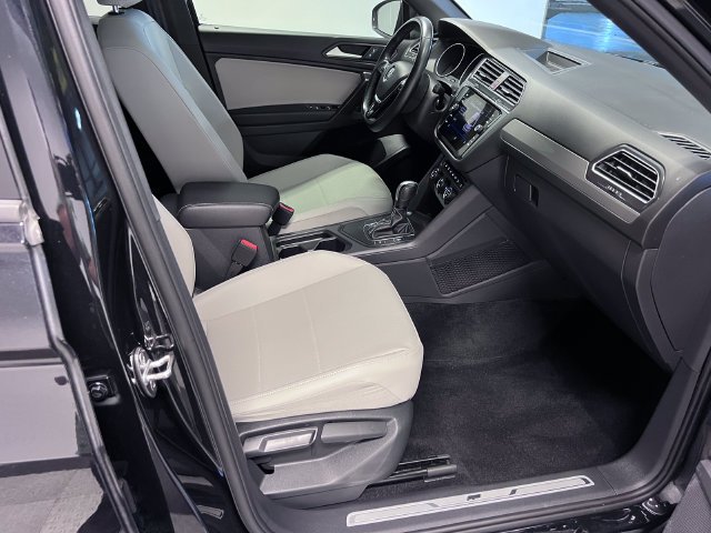 2021 Tiguan 2.0T SE R-Line Black Black · photo 11