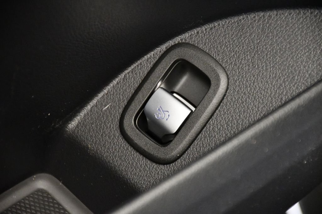 2025 Mercedes-Benz GLC AMG GLC43 - Photo 34