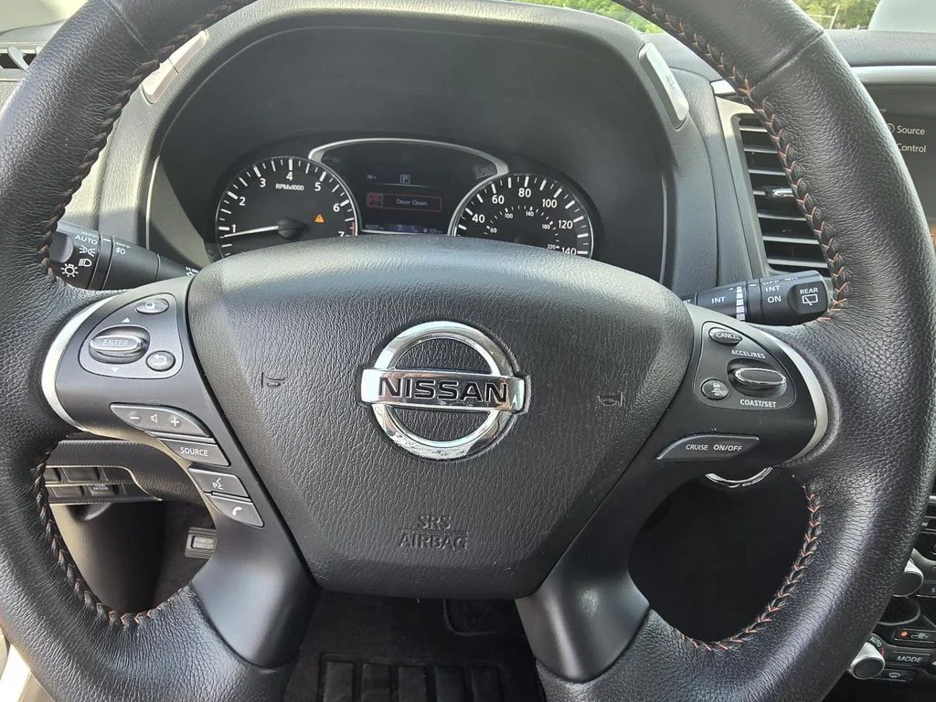Used 2020 White Nissan SV 2WD image 14