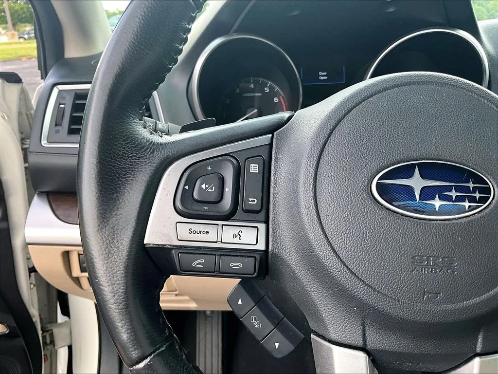 Used 2017 White Subaru 2.5i image 18