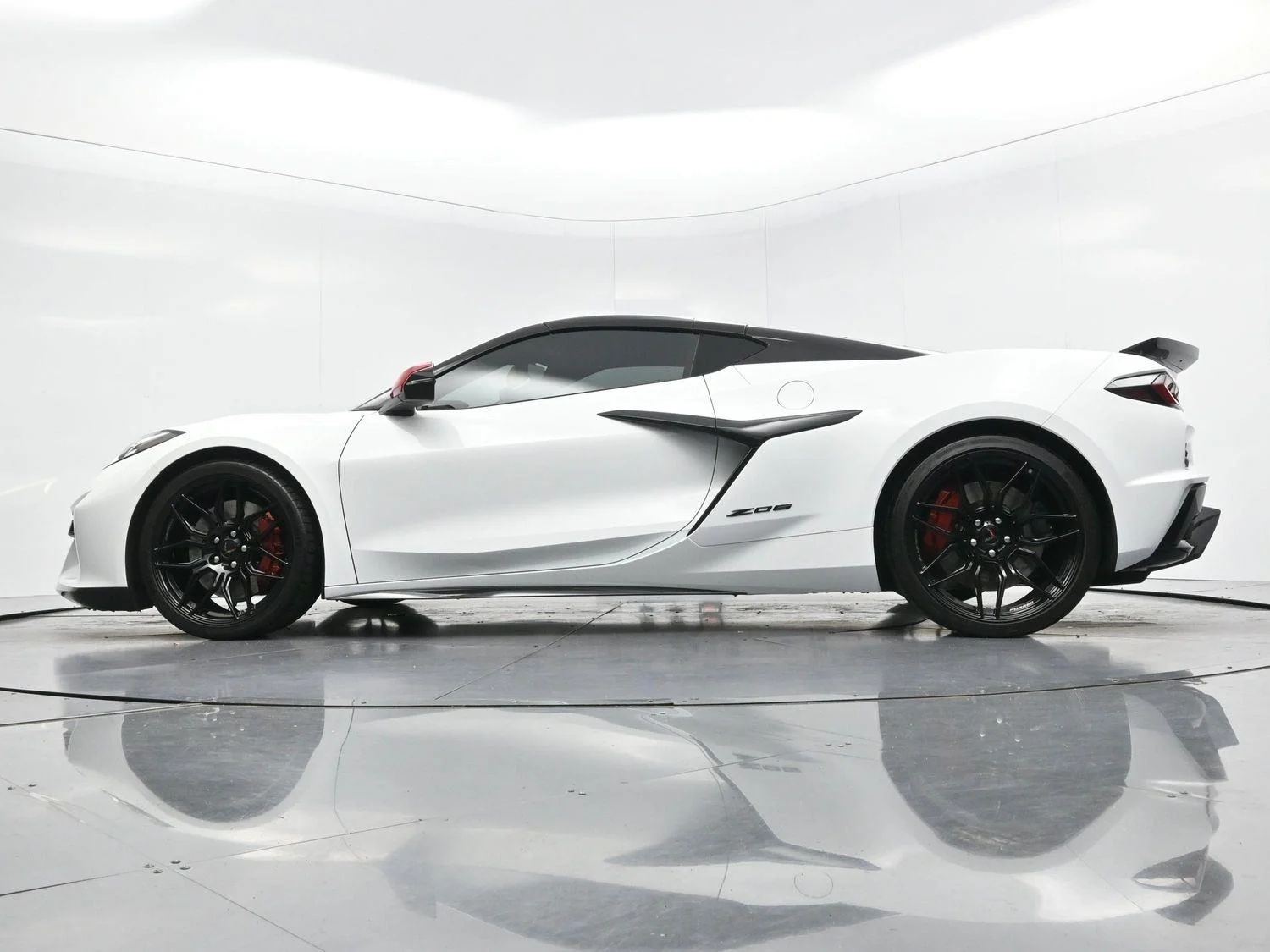 Used 2023 Arctic White Chevrolet 2LZ image 40