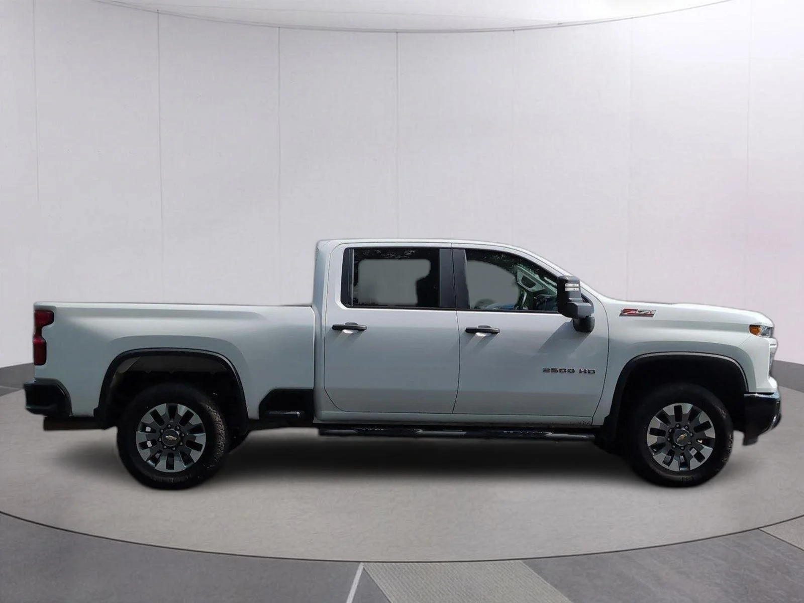 Used 2024 Summit White Chevrolet Custom image 8