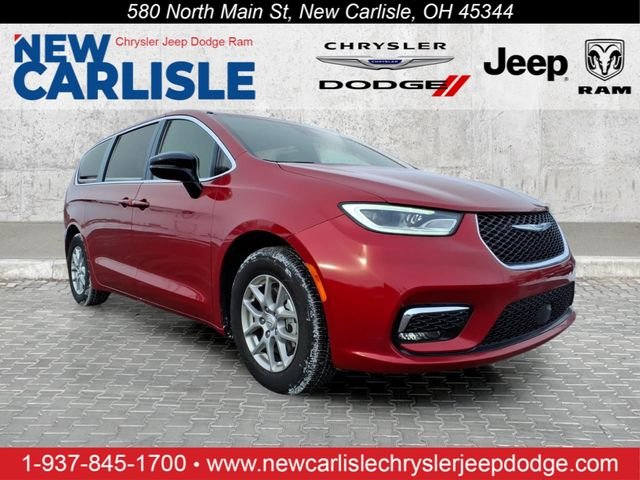 2026 Chrysler Pacifica Select's photo