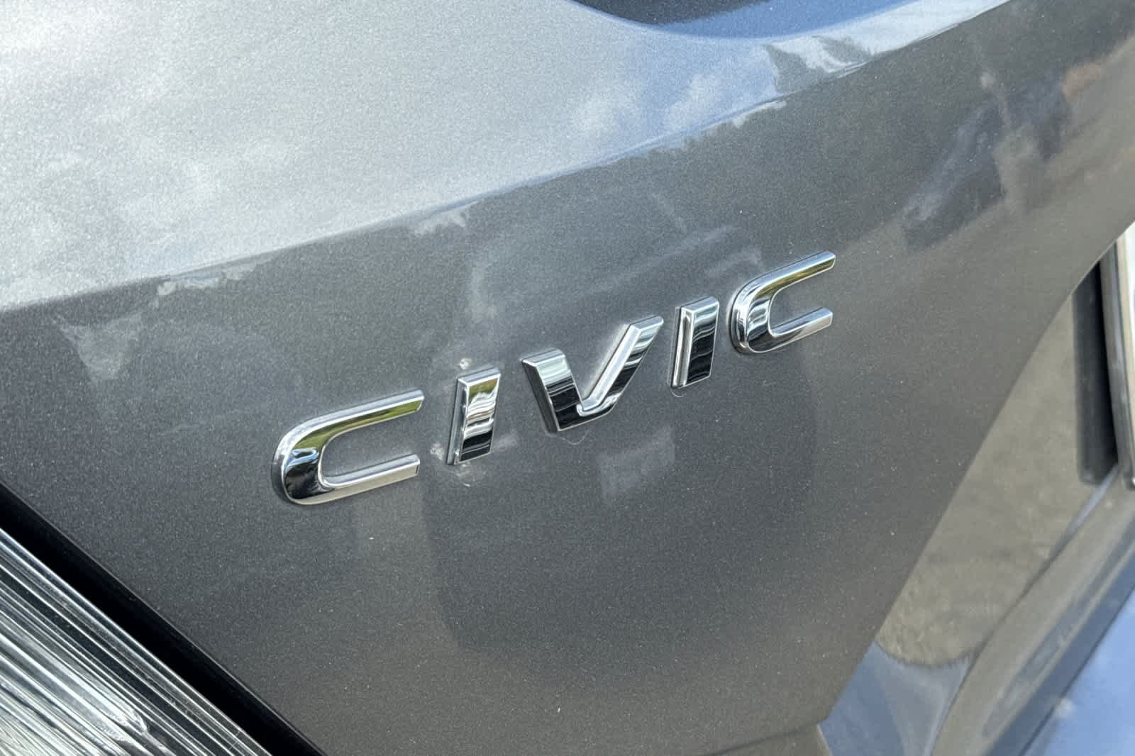 Used 2019 Polished Metal Metallic Honda EX image 7