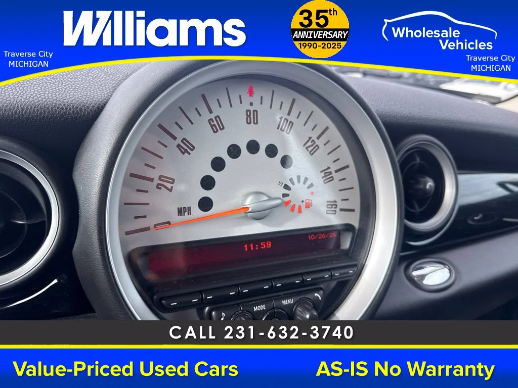 Used 2013 Pepper White MINI Clubman image 29